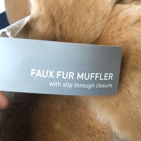 CAPELLI OF NEW YORK light brown faux fur muffler. - Picture 3 of 6